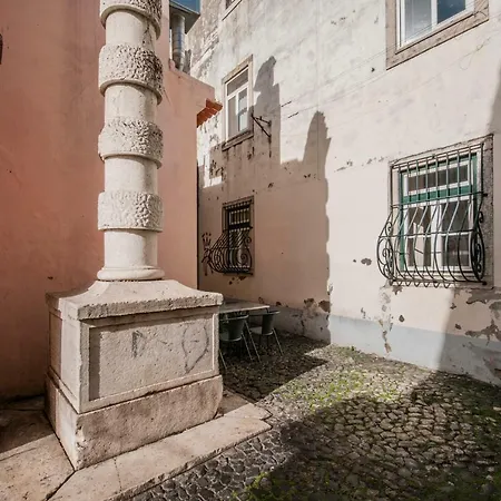 Apartment Jeronimos 6 *