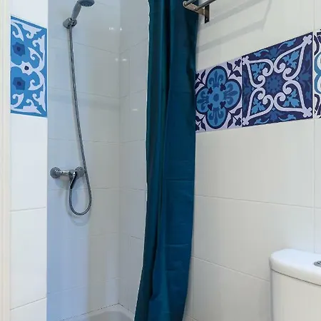 Apartment Jeronimos 6 *