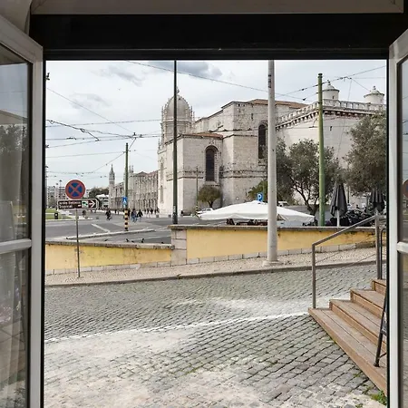 Apartment Jeronimos 6 *